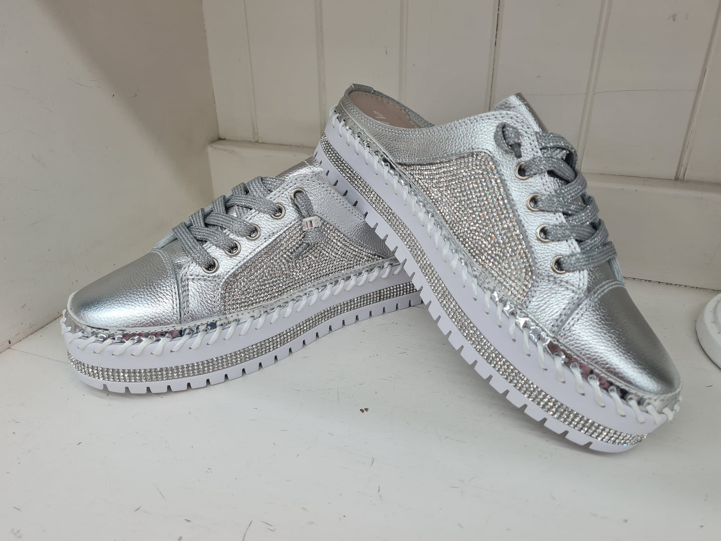Ameise Sparkle Silver Shoe
